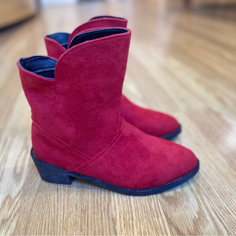 Red Corduroy Cowgirl 🤠 Boots size 7 & size 8 - NIP